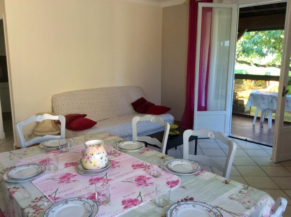 Maison Avec Veranda Proche Du Centre Ville Rignac  Exteriér fotografie