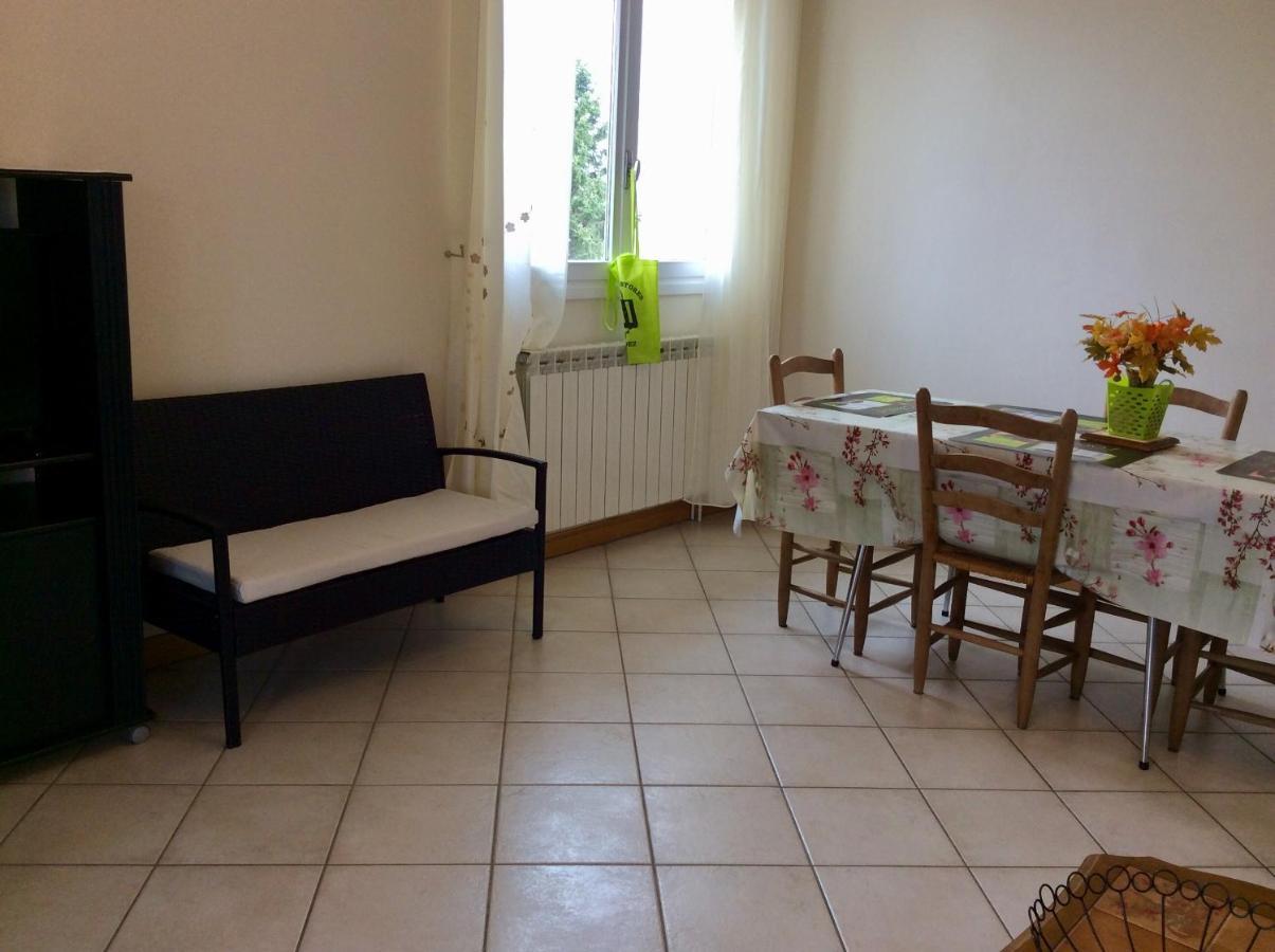 Maison Avec Veranda Proche Du Centre Ville Rignac  Exteriér fotografie