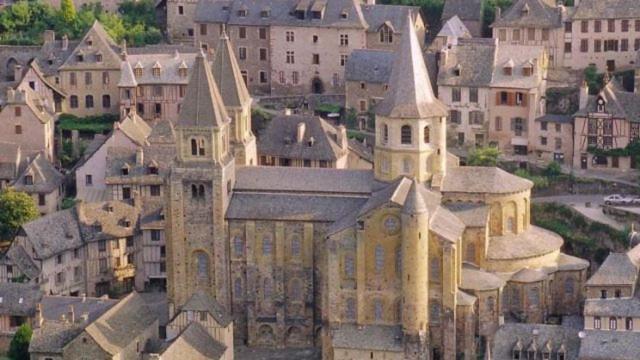 Maison Avec Veranda Proche Du Centre Ville Rignac  Exteriér fotografie